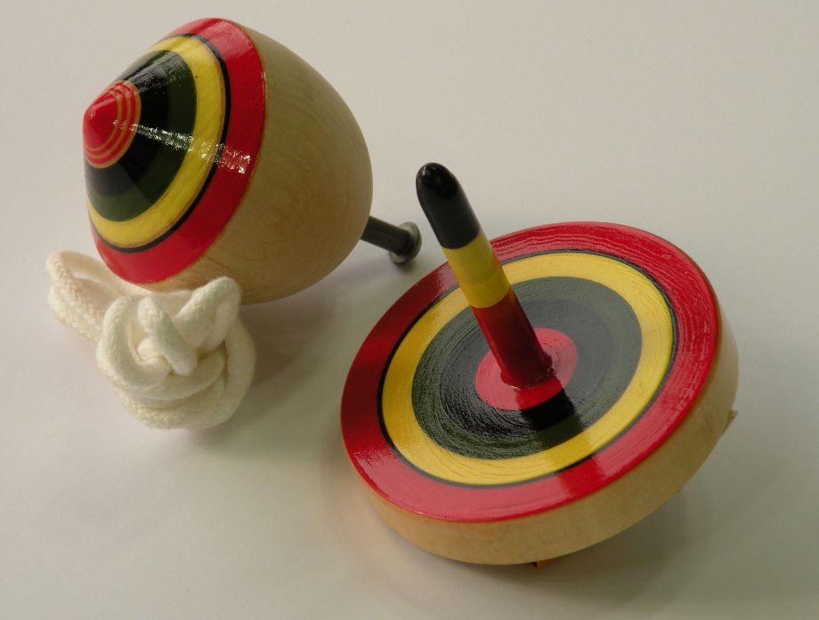 Picture：The Higo spinning top 