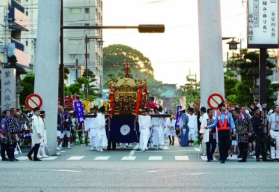 เทศกาลประจำปีของศาลเจ้าฟูจิซากิฮะจิมังกู พิธีชินโคชิกิ