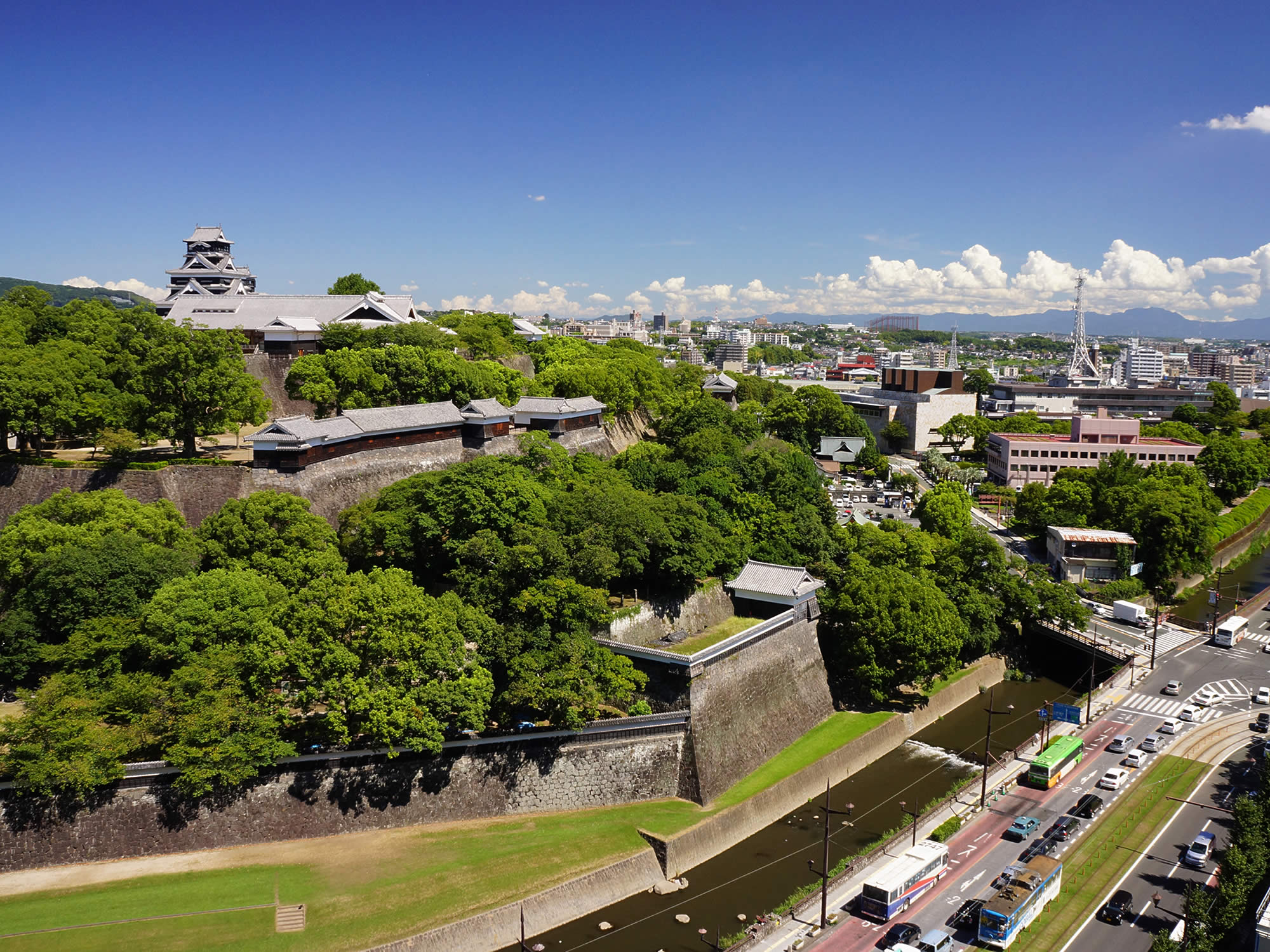 Kumamoto City Official Guide - 