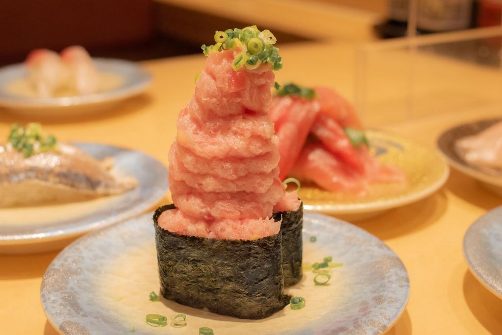 種類豐富的壽司，新鮮美味，一些超大的壽司也不要 錯過。