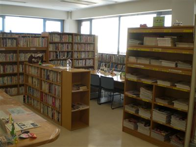 海が見える図書室