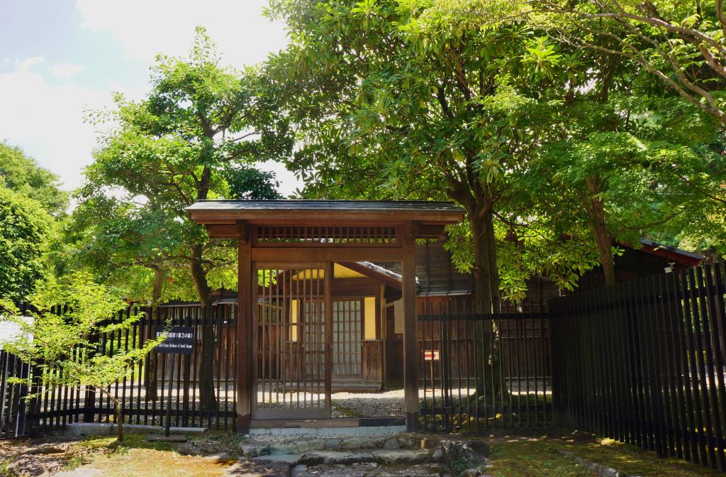夏目漱石第三旧居 [撮影時期：8月12時頃]