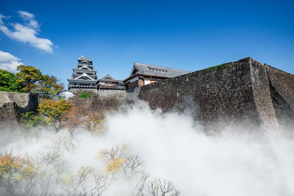 雲上の熊本城（昼）