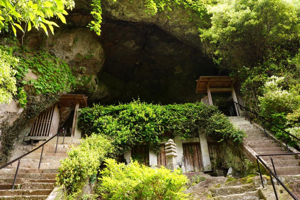 霊厳洞 [撮影時期：5月11時頃]