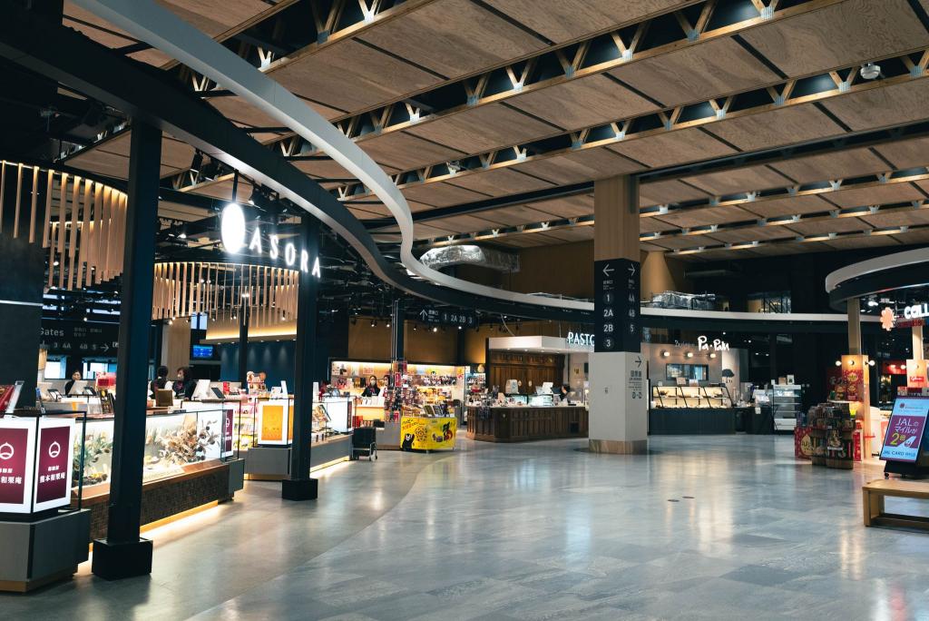 Domestic terminal shopping & dining area