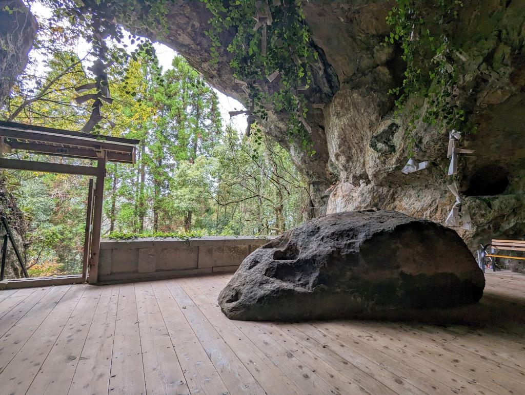 Visit Reigando Cave, where legendary samurai Miyamoto Musashi spent his final days